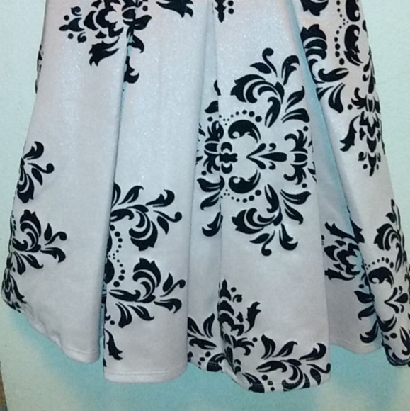 Dress - Picture 7 of 8